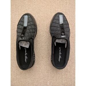 Easy Spirit Traveltime12 Mule, Black/Silver Patent Size 7.5 Wide US (NEW IN BOX)